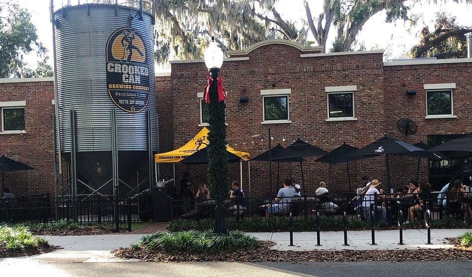 People enjoying a meal in a restaurant in Winter Garden, Florida