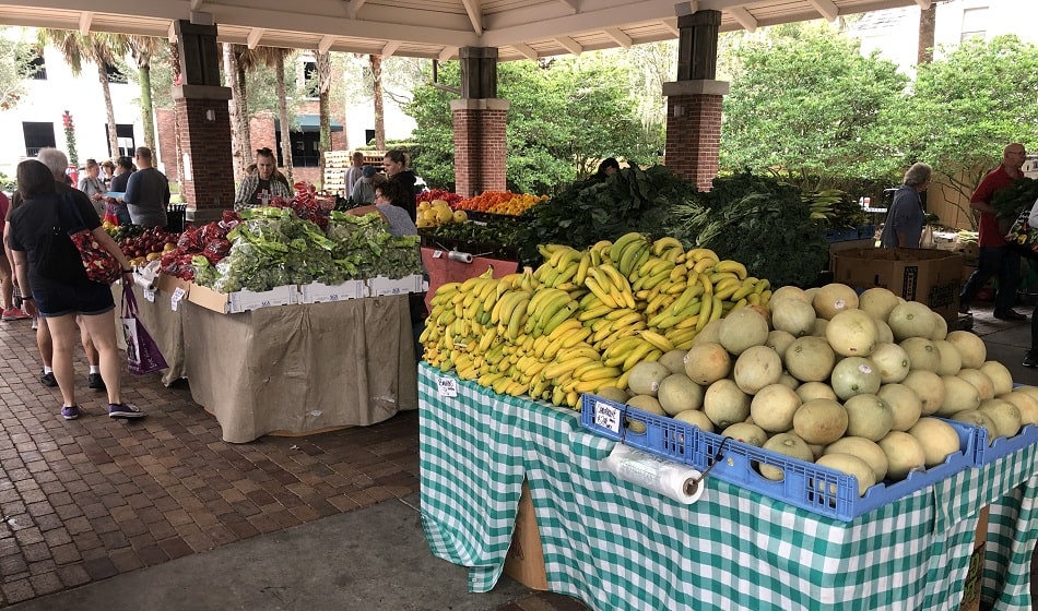 A picture of fresh organic produce at the Winter Garden Farmers Market