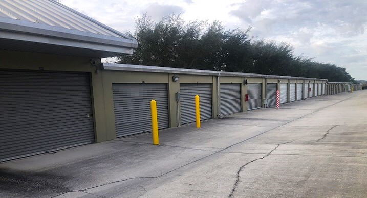 Climate-controlled storage unit in Winter Garden