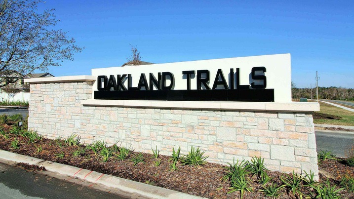 Oakland Trails Community Entrance Sign