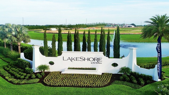 Lakeshore Pointe Dr in Lakeshore